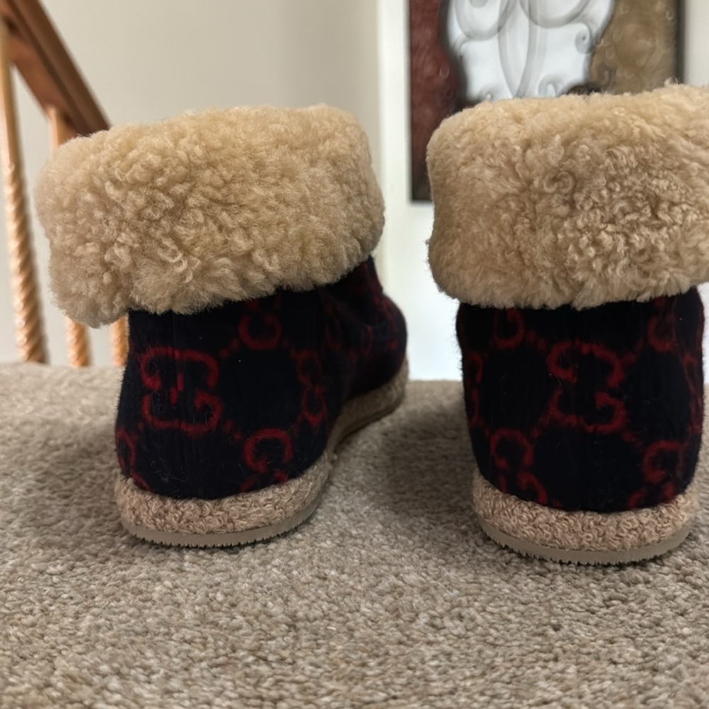 Mongolian Lamb Gucci boots - Picture 2 of 5
